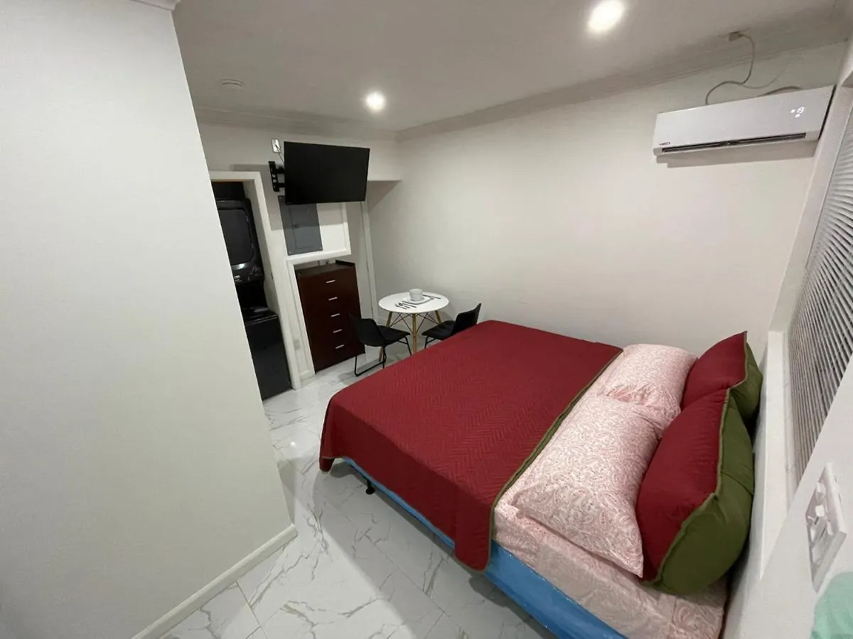 Sandelwood Studios' Nassau 2*,  Bahamas